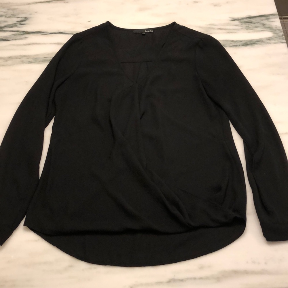 Ro & De black long sleeve blouse. Size S.
